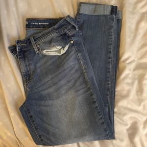 Levi low-rise boyfriend jeans